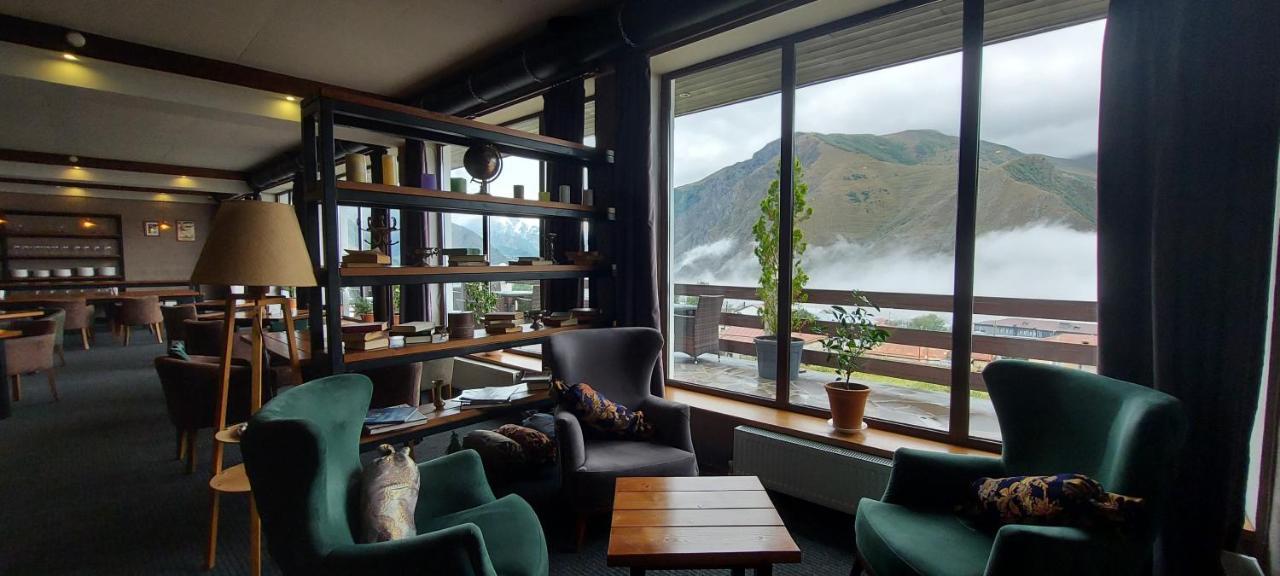 Alpine Lounge Boutique Hotel Kazbegi Exteriör bild
