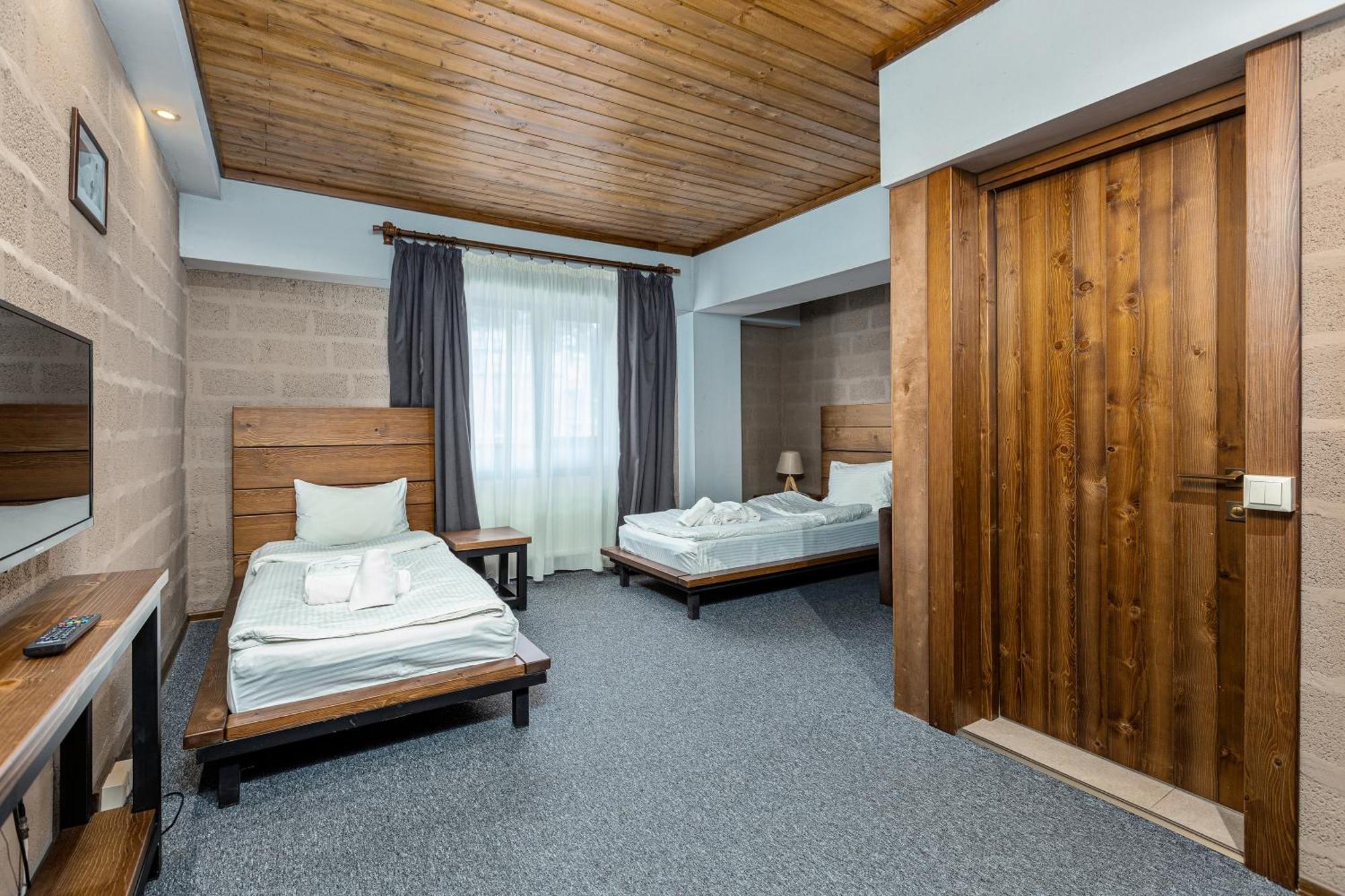 Alpine Lounge Boutique Hotel Kazbegi Rum bild
