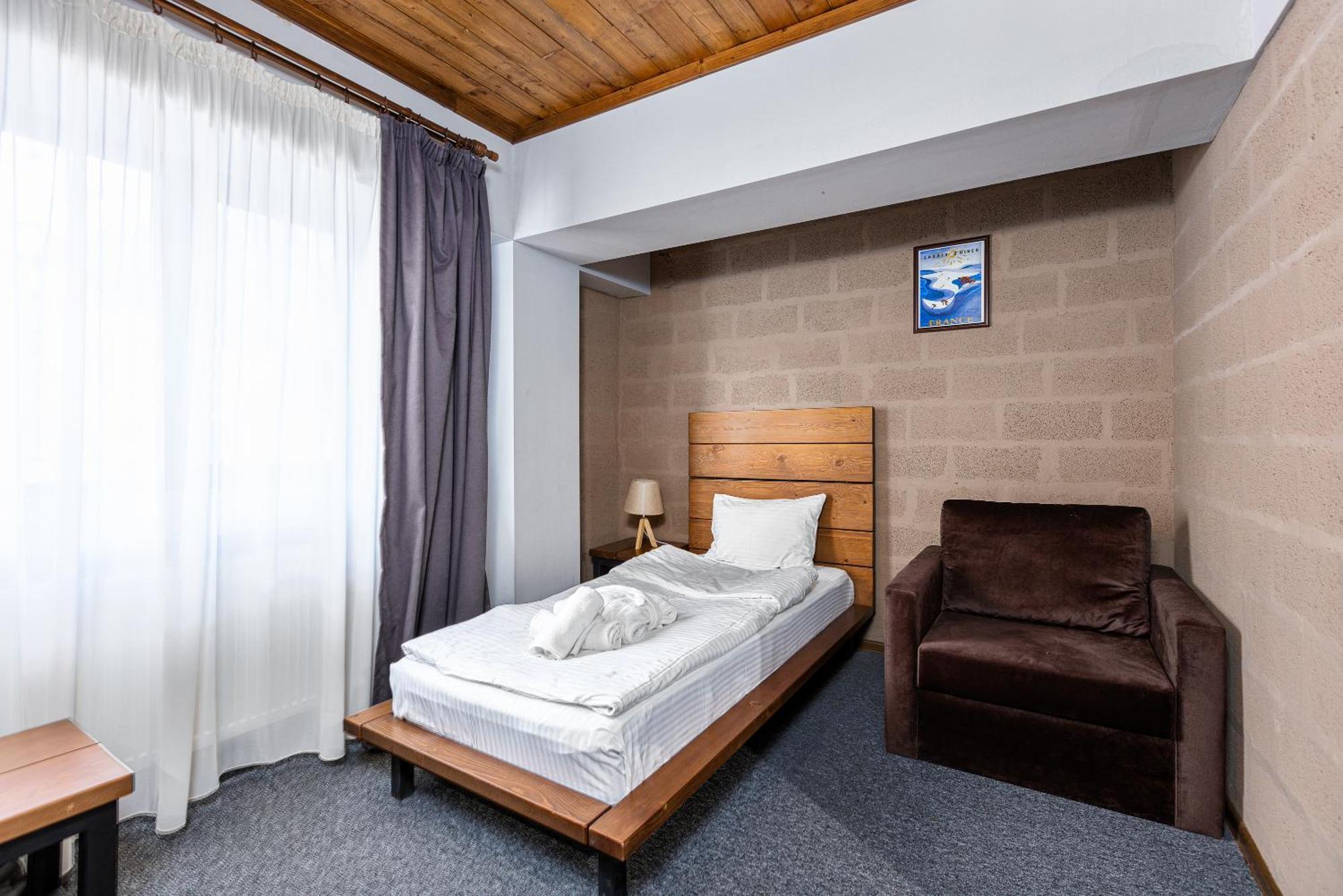 Alpine Lounge Boutique Hotel Kazbegi Rum bild