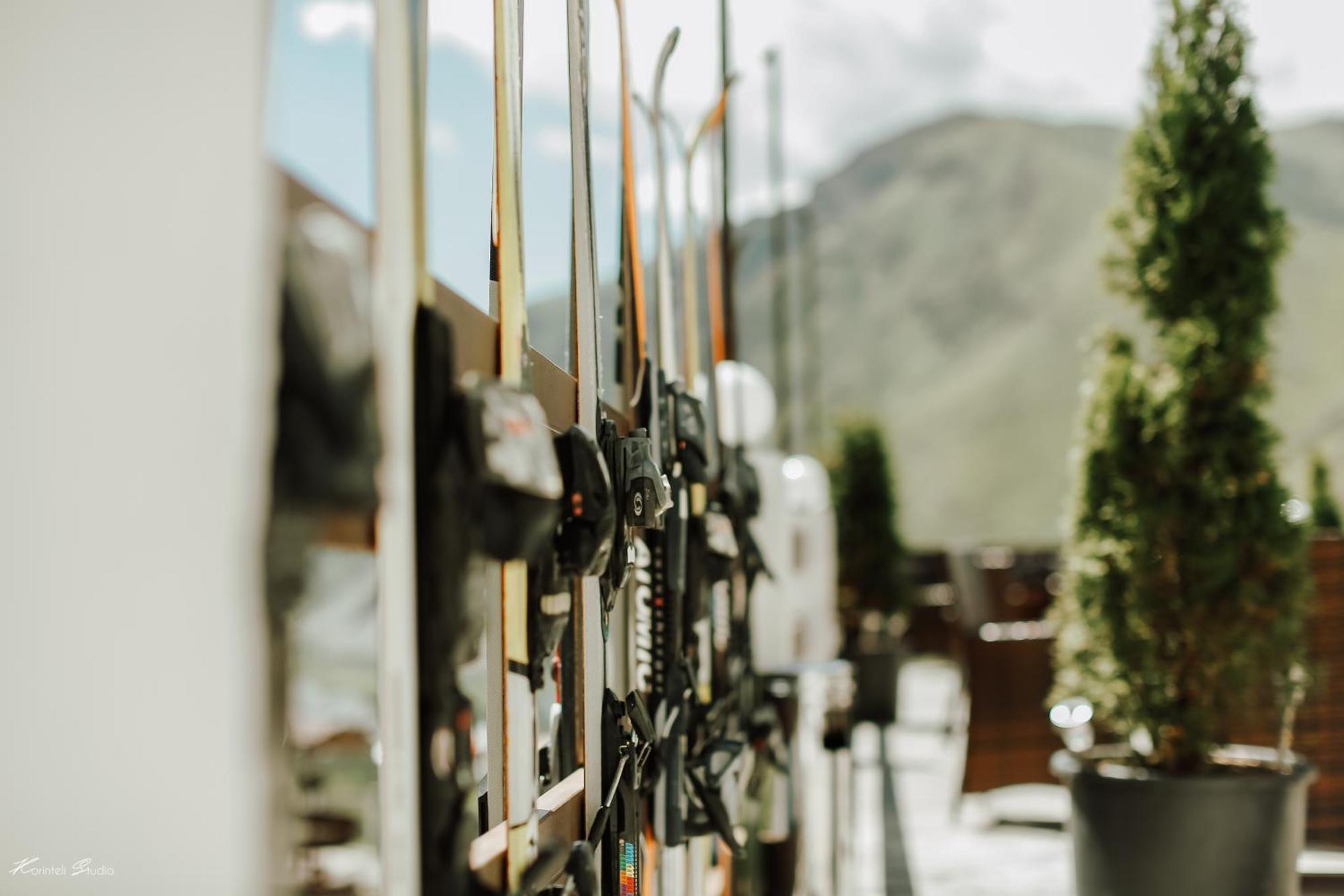 Alpine Lounge Boutique Hotel Kazbegi Exteriör bild