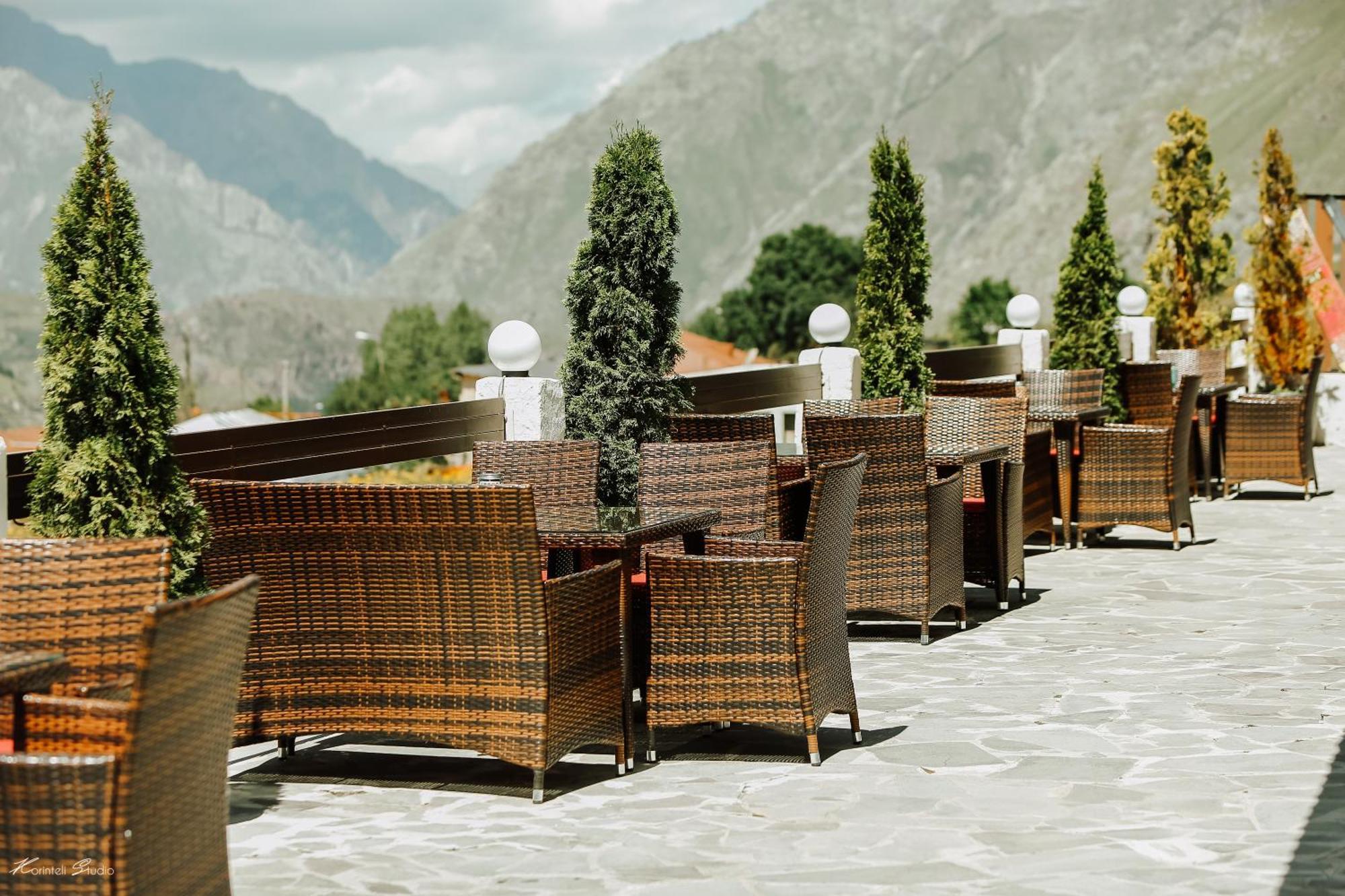 Alpine Lounge Boutique Hotel Kazbegi Exteriör bild