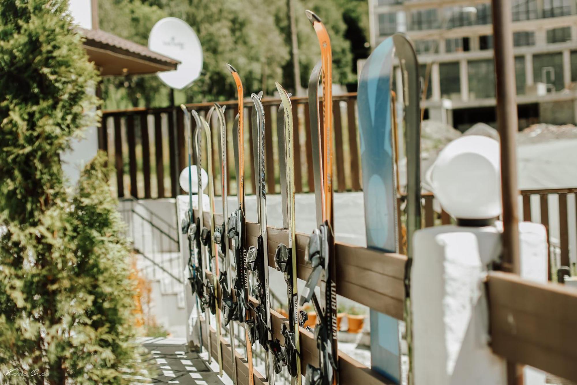 Alpine Lounge Boutique Hotel Kazbegi Exteriör bild
